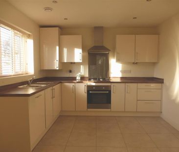 3 bedroom detached house to rent - Photo 4