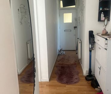 Room in a Shared Flat, Tivendale, N8 - Photo 2