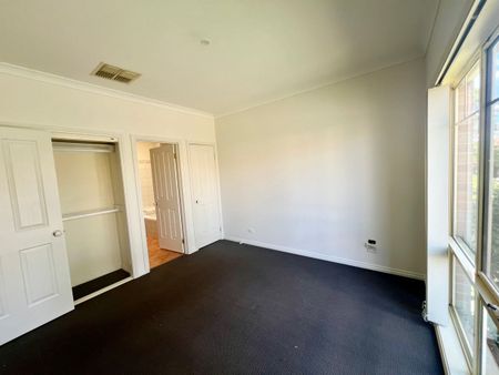 Perfect Central Location - Photo 4