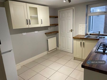 2 bedroom terraced house to rent - Photo 5