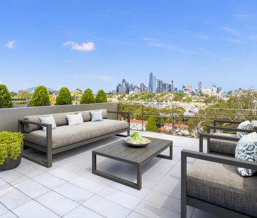Exceptional Designer Residence in Prestigious Birchgrove Setting - Photo 2