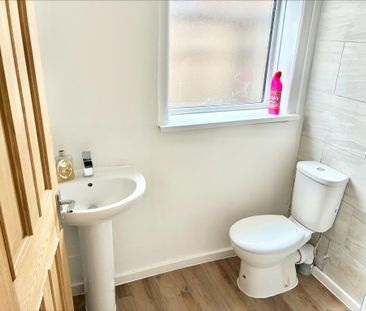 Bitterne Road West, Southampton - Photo 5