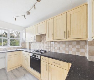 2 bedroom terraced house to rent - Photo 4