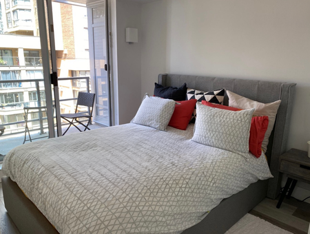 Thoughtfully Designed Yaletown 2 Bedroom With Flexible Solarium Space - Photo 3