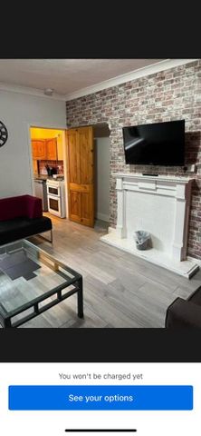 1 bedroom in a flat share to rent - Photo 2