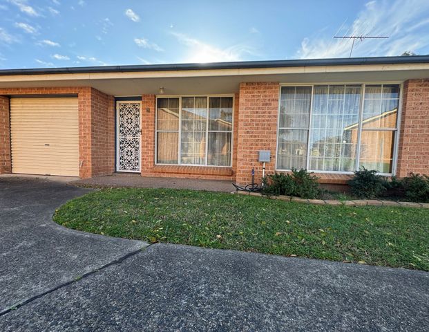 Macquarie Fields - Photo 1