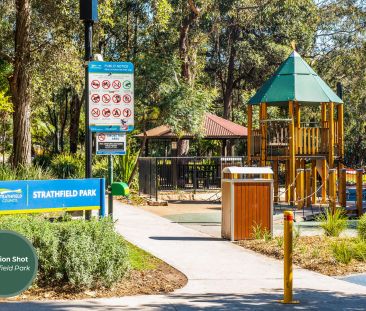 Modern villa-style apartment with lush garden views - Photo 3