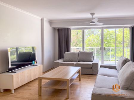 East Perth - Photo 2