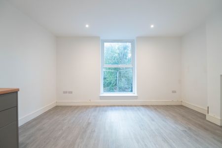 Harrogate Road, Leeds, West Yorkshire - Photo 2