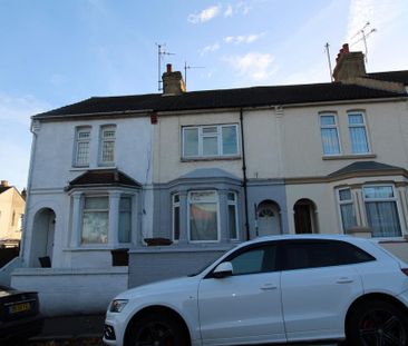 3 bedroom terraced house to rent - Photo 5