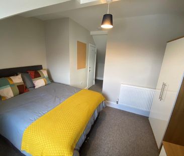 4 bedroom terraced house to rent - Photo 6