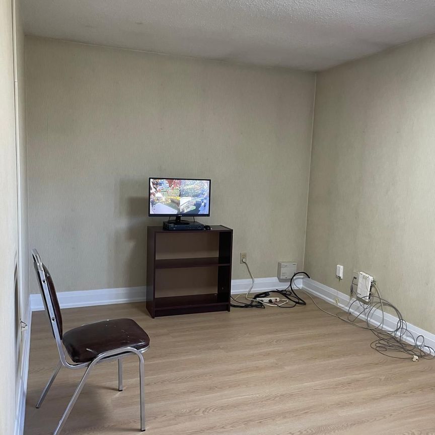 For Lease - 67 Shalom Crescent, Toronto, Ontario - Photo 1