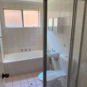 Two bedroom Apartment with floorboards throughout - Photo 2