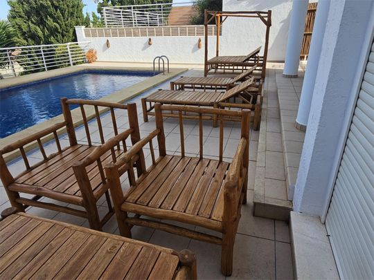 Piso de alquiler en Avenida Casanova, 1-32, Marisol Park - Ortembach - Los Almendros - Photo 1