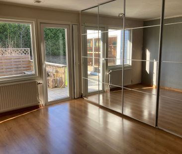 Klarbärsvägen, Eskilstuna - Photo 1