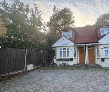 3 bedroom semi-detached house to rent - Photo 2