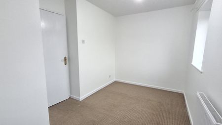 Eagle Drive, Sleaford - Photo 3