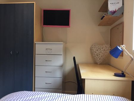 6 bedroom house to rent - Photo 3