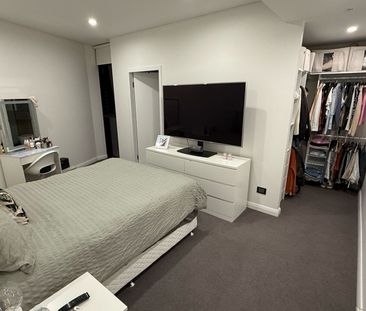 Petersham - Photo 2