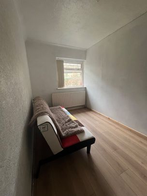 Room in a Shared House, Highfield Road, NG7 - Photo 1