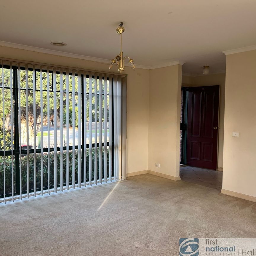 Ideally Located two bedroom apartment - Photo 1