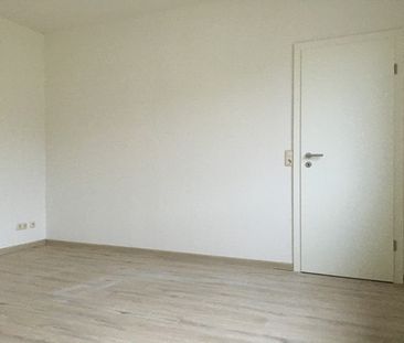 Einladende 3- Zimmerwohnung mit Einbauküche in der Paulsstadt - Photo 2
