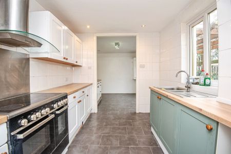 West Pinfold, Barnsley, Royston - Photo 5