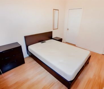 Large Suite - Photo 5