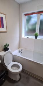 1 Bed - 1 Kendal Walk, City Centre, Leeds - LS3 1NP - Student/Professional - Photo 4