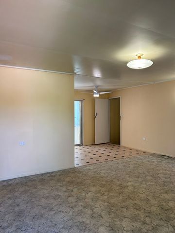 Charming Home in South Toowoomba – a Stone's Throw Away to the Golf Course&period; - Photo 3