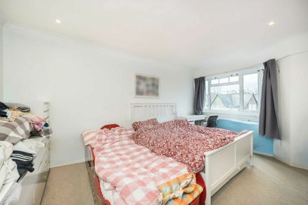 Queens Road, TW10, London - Photo 2