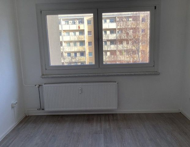 3 Raum-Wohnung mit Balkon und Aufzug - Foto 1