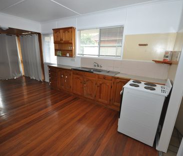 Family Home - Photo 4