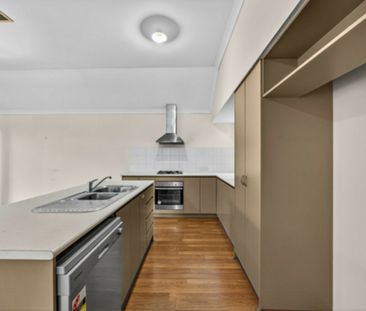 Quaint home in ideal location. - Photo 6