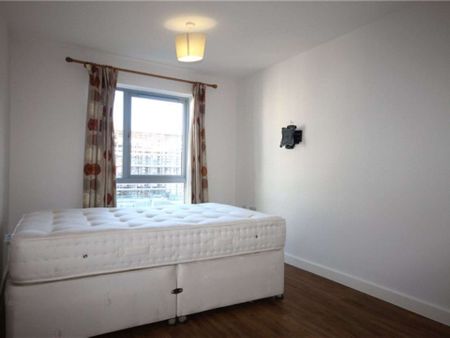 A bright and spacious furnished two bedroom - Photo 5