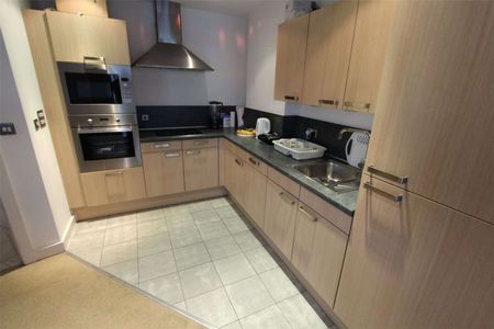 Available May! | Fully Furnished | One Double Bedroom Property | Balcony | Easy access to the City Centre - Photo 4