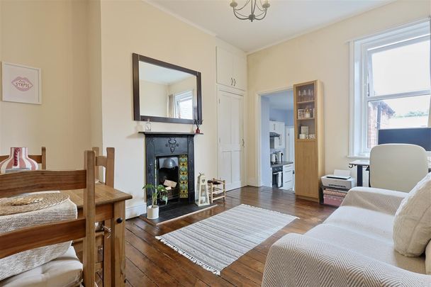 2 bedroom Flat to rent in Sandringham Road, South Gosforth, Newcastle upon Tyne - Photo 1