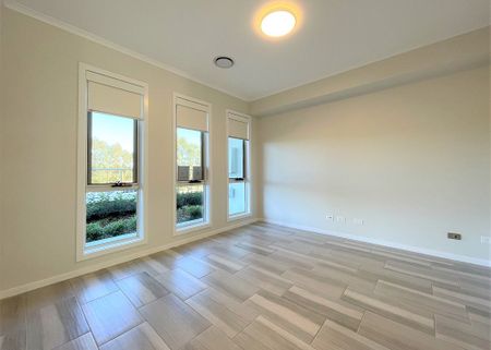 Beautiful Low Maintenance Living - Photo 2