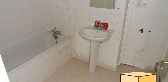 Location Appartement 1 pièce 32m² BELLEY 01300 - Photo 2
