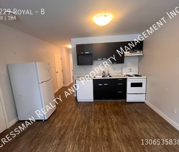 2 Bed, 1 Bathroom Basement Suite! - Photo 3
