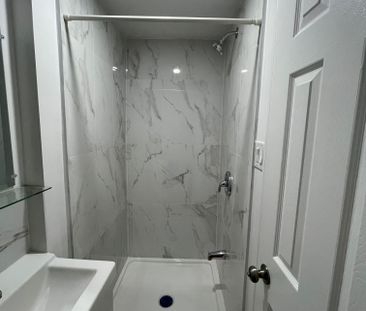 For Lease - 5720 Peer Street, Niagara Falls, Ontario - Photo 1