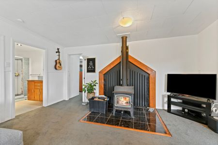 3 Bedroom Home - Waikawa Bay - Photo 4