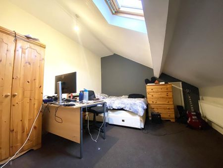 4 bedroom apartment to rent - Photo 4