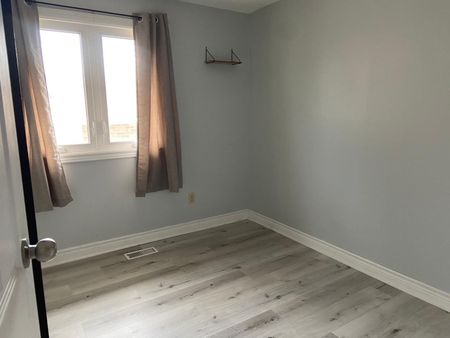 For Lease - 114 Speight Boulevard, London East, Ontario - Photo 3