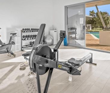 STUNNING APARTMENT - Photo 5