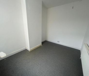 3 bedroom end of terrace house to rent - Photo 5