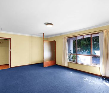 Easy Living in Sought-After Hillarys! - Photo 1