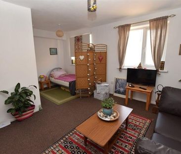 Studio Flat, Alan Hocken Way, E15 - Photo 1