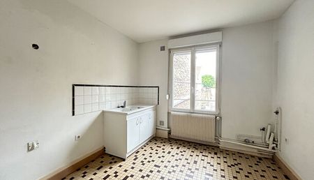 Appartement 4 pièces 89m2 REIMS 760 euros - Photo 3