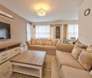 Renovierte 3.5-Zimmer-Wohnung in Pratteln mit Balkon - Photo 2
